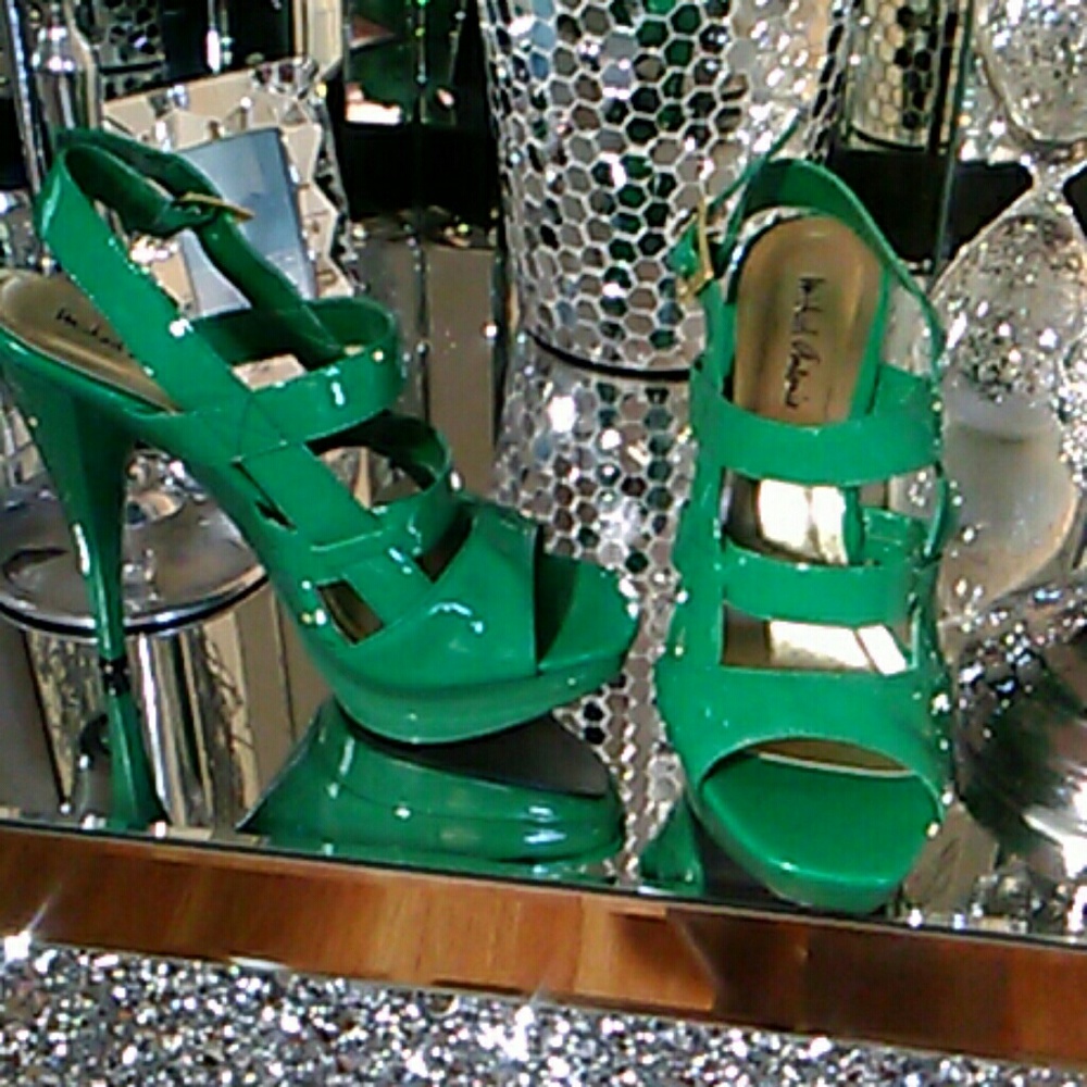 Heels - Picture 7 of 7